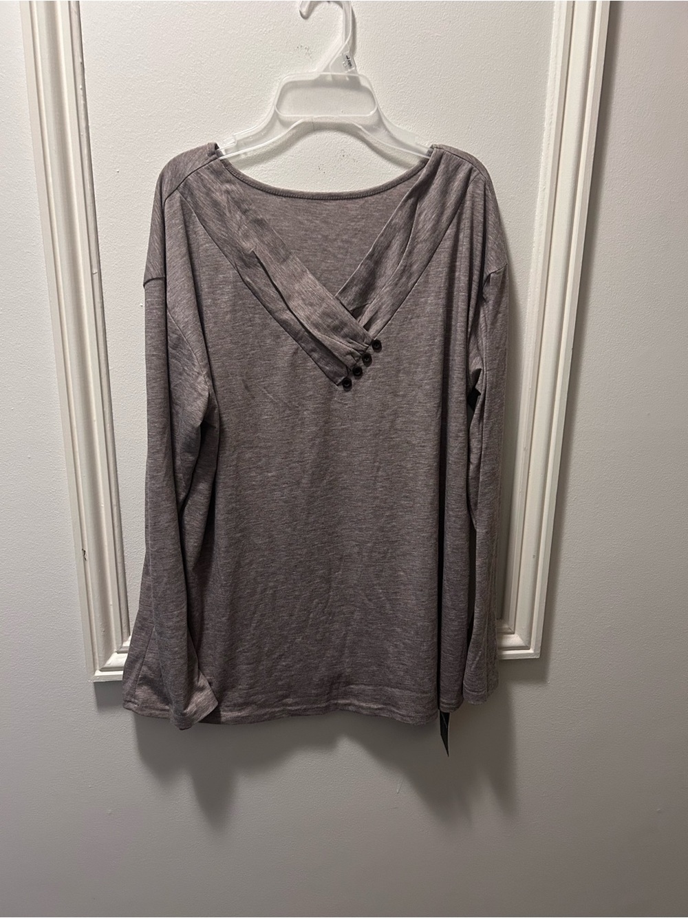 NWT Flamingals Long Sleeve V-Neck Button-Trim Top - Taupe Gray